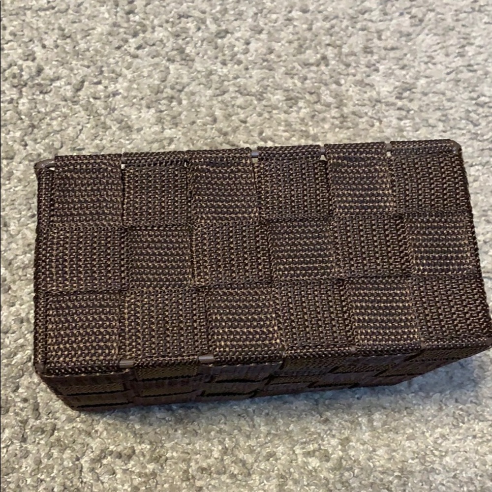 Storage basket